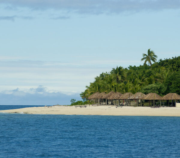 slapen-op-een-onbewoond-eiland-bounty_island_beach